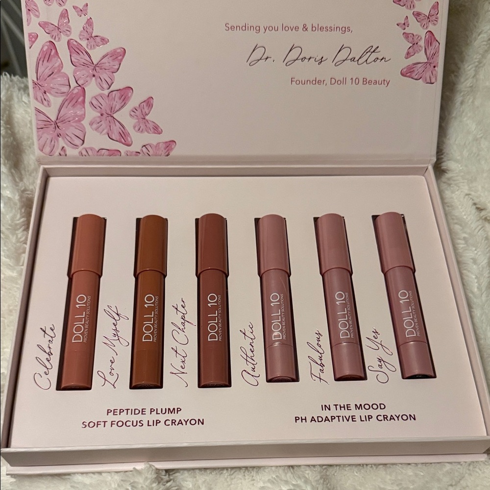 NWT Doll 10 Lip Crayon Set - Assorted Shades